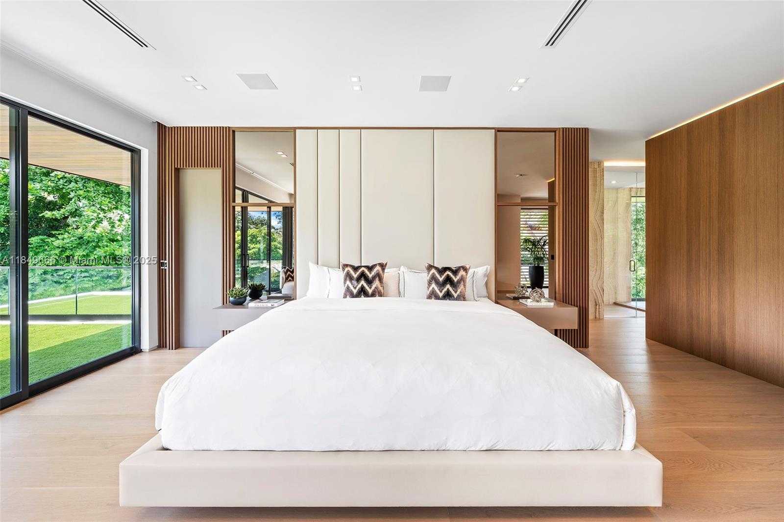 Small Image of 10840 OLD CUTLER RD, Coral Gables Number 71