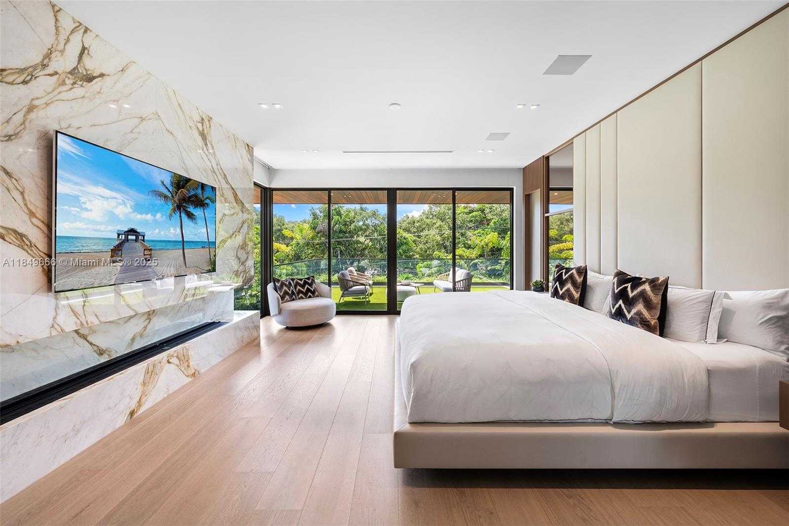 Small Image of 10840 OLD CUTLER RD, Coral Gables Number 73