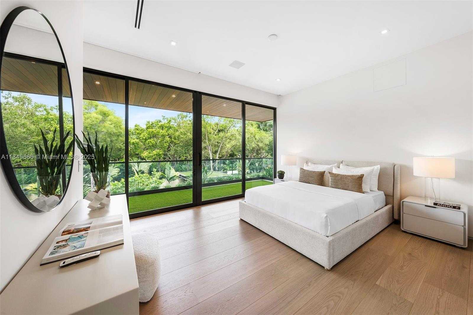 Small Image of 10840 OLD CUTLER RD, Coral Gables Number 79