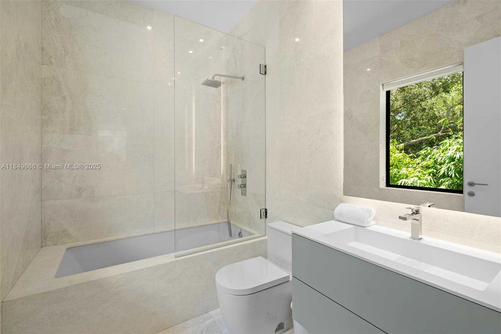 Small Image of 10840 OLD CUTLER RD, Coral Gables Number 82