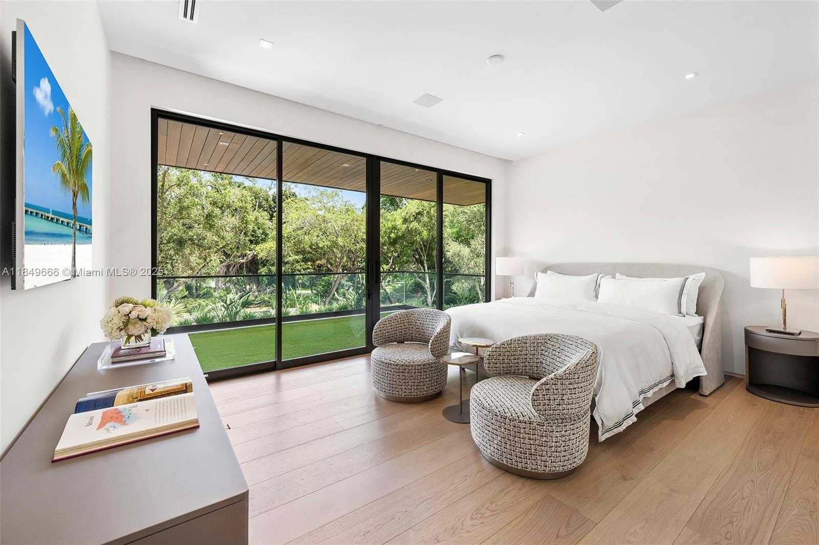 Small Image of 10840 OLD CUTLER RD, Coral Gables Number 84