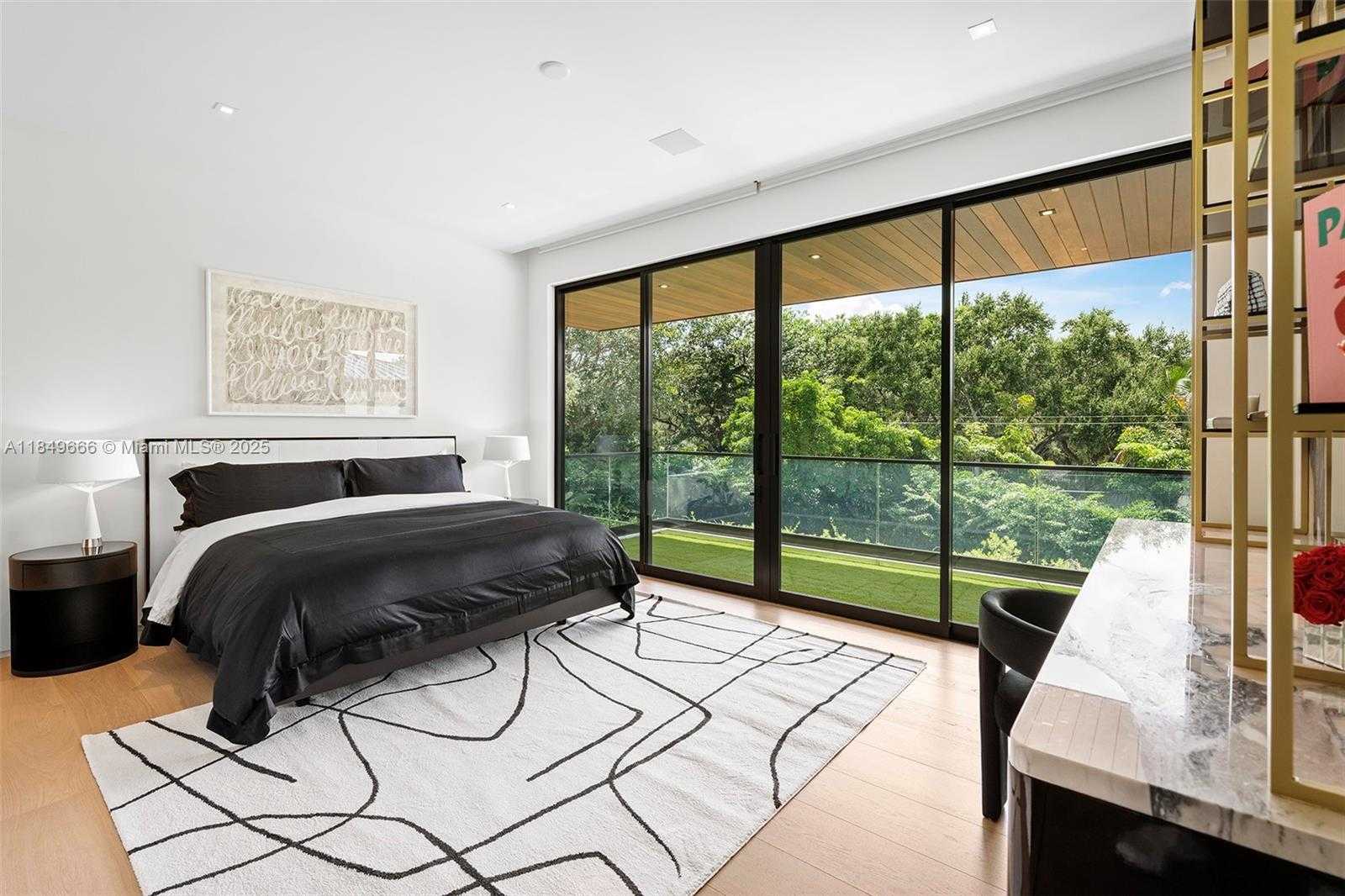 Small Image of 10840 OLD CUTLER RD, Coral Gables Number 87