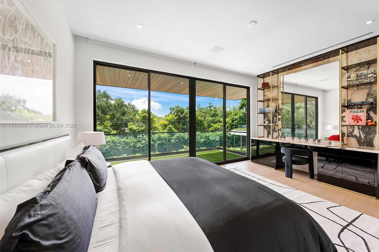 Small Image of 10840 OLD CUTLER RD, Coral Gables Number 88