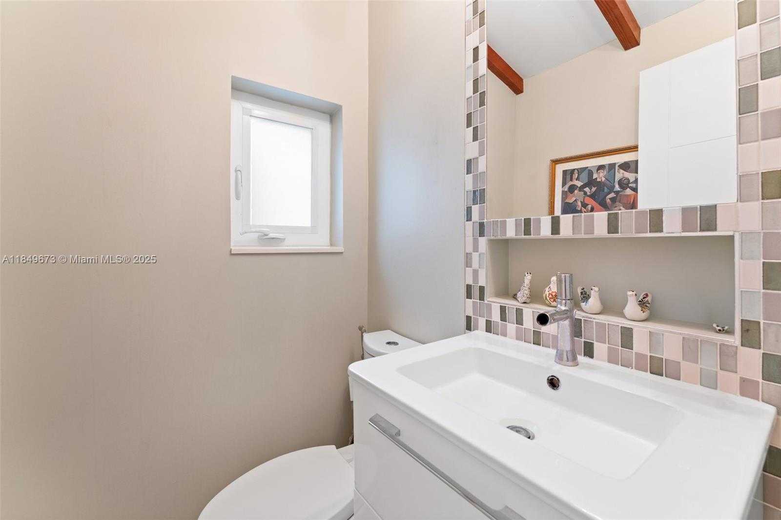Small Image of 415 GARLENDA AVE, Coral Gables Number 12