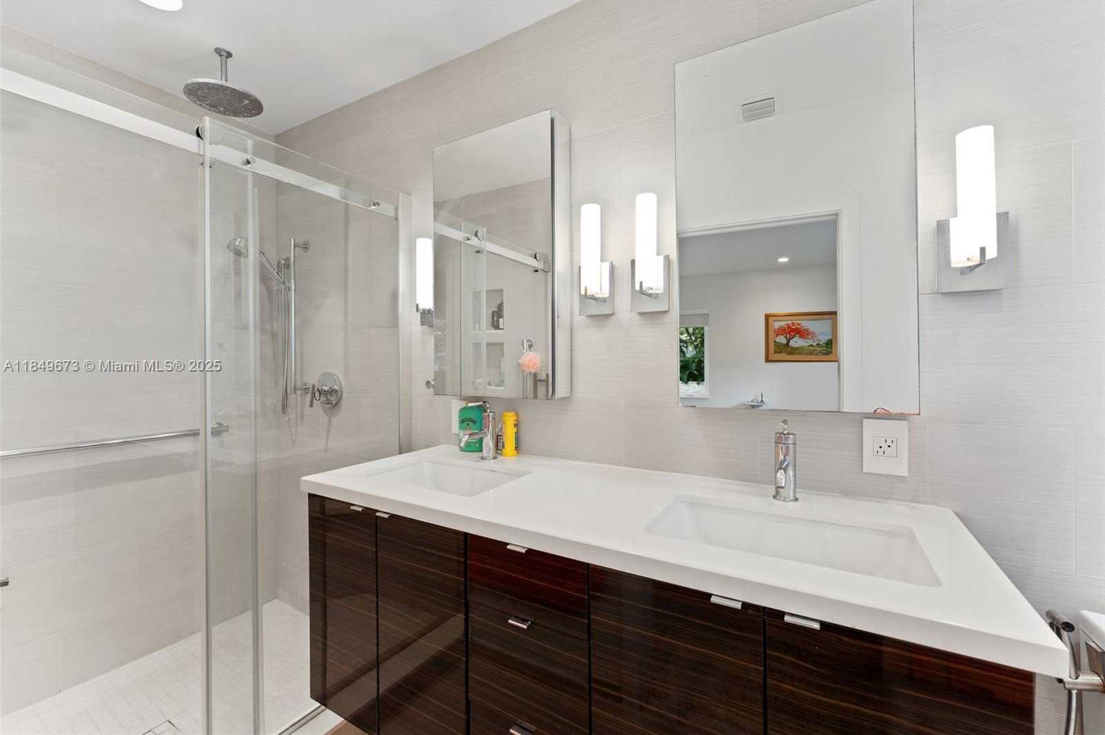 Small Image of 415 GARLENDA AVE, Coral Gables Number 15