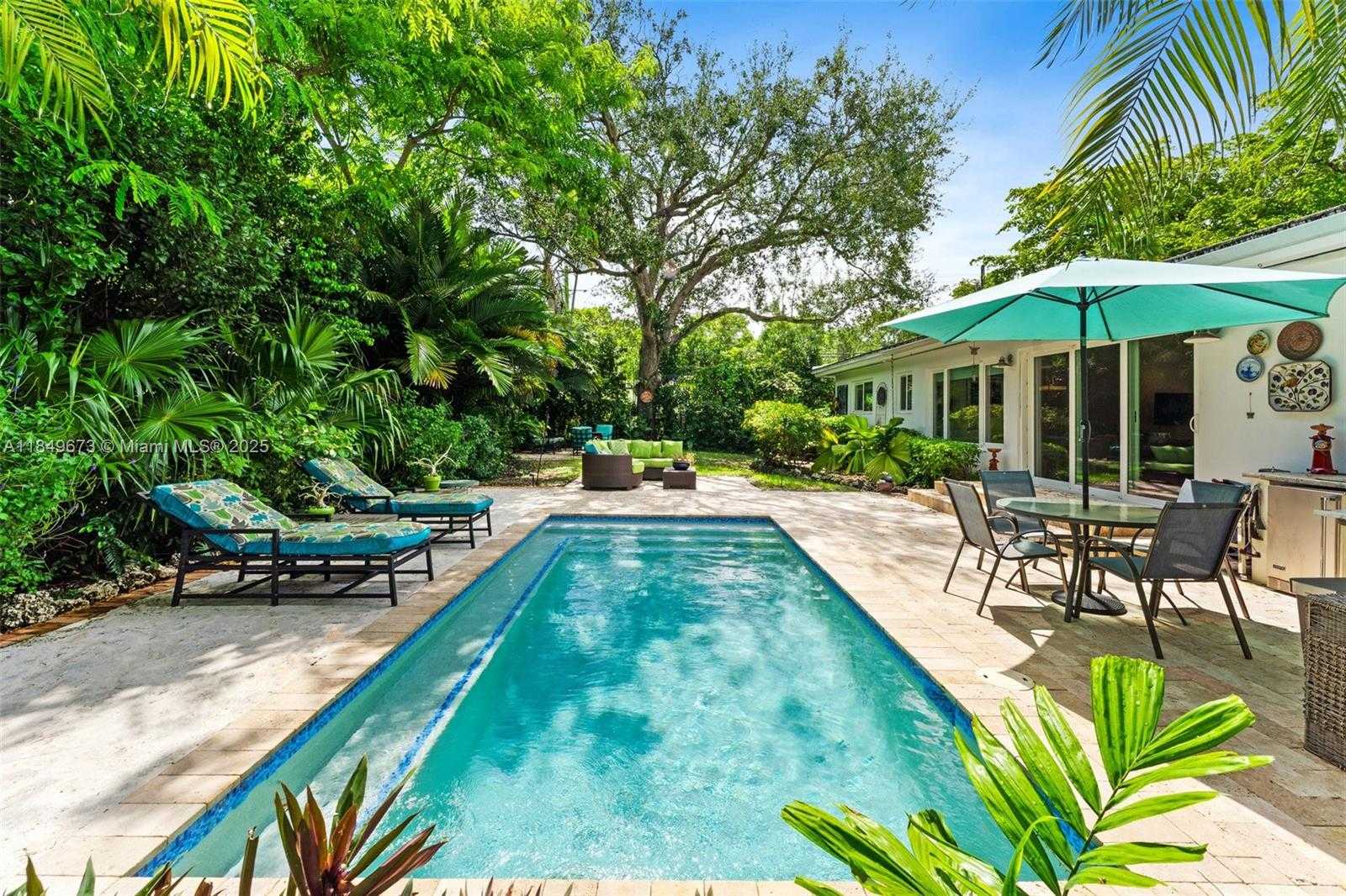Small Image of 415 GARLENDA AVE, Coral Gables Number 21
