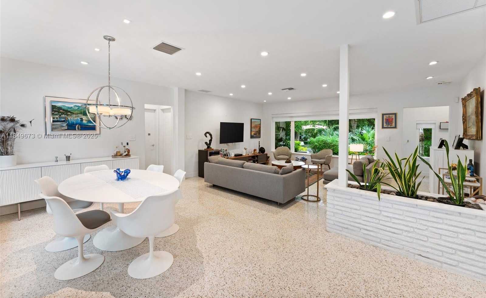 Small Image of 415 GARLENDA AVE, Coral Gables Number 4