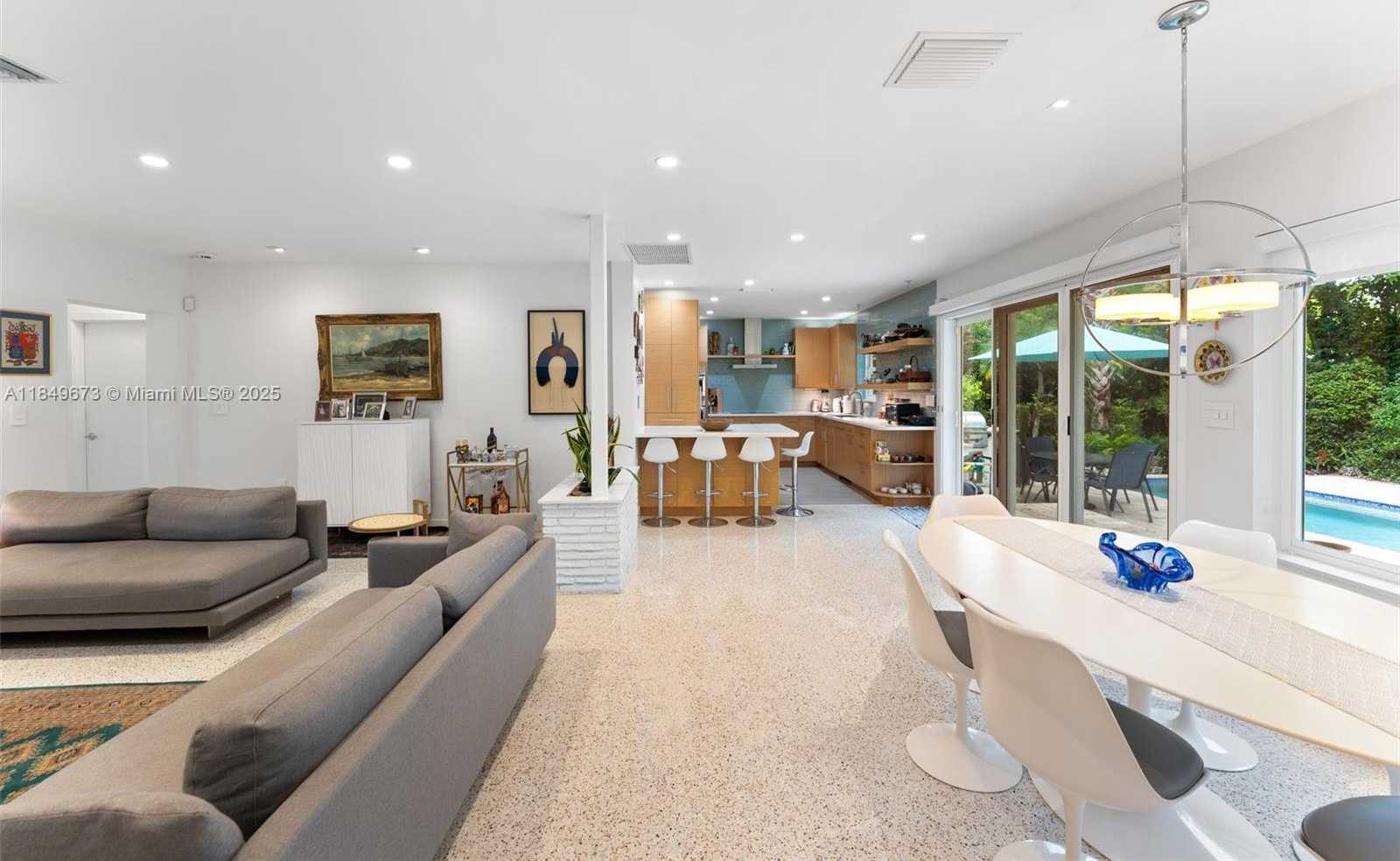 Small Image of 415 GARLENDA AVE, Coral Gables Number 6