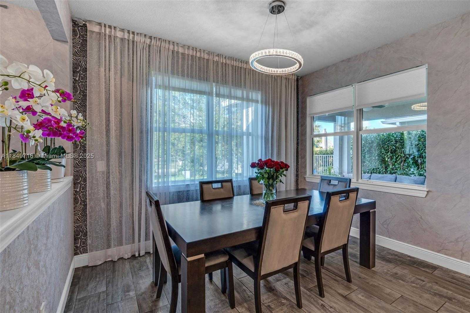 Small Image of 3813 GREENWAY DR, Hollywood Number 11