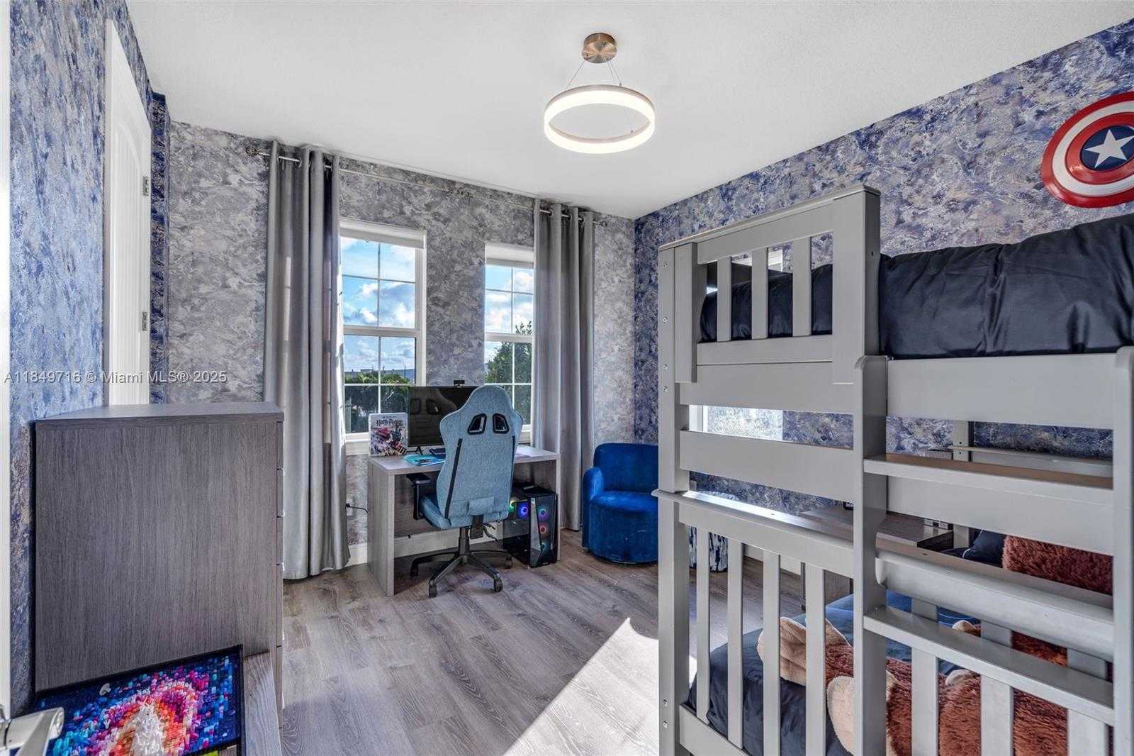 Small Image of 3813 GREENWAY DR, Hollywood Number 19