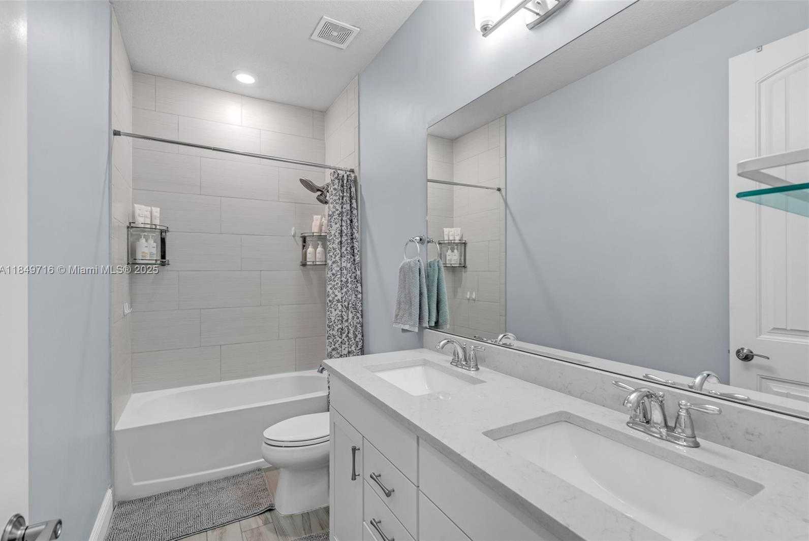 Small Image of 3813 GREENWAY DR, Hollywood Number 22