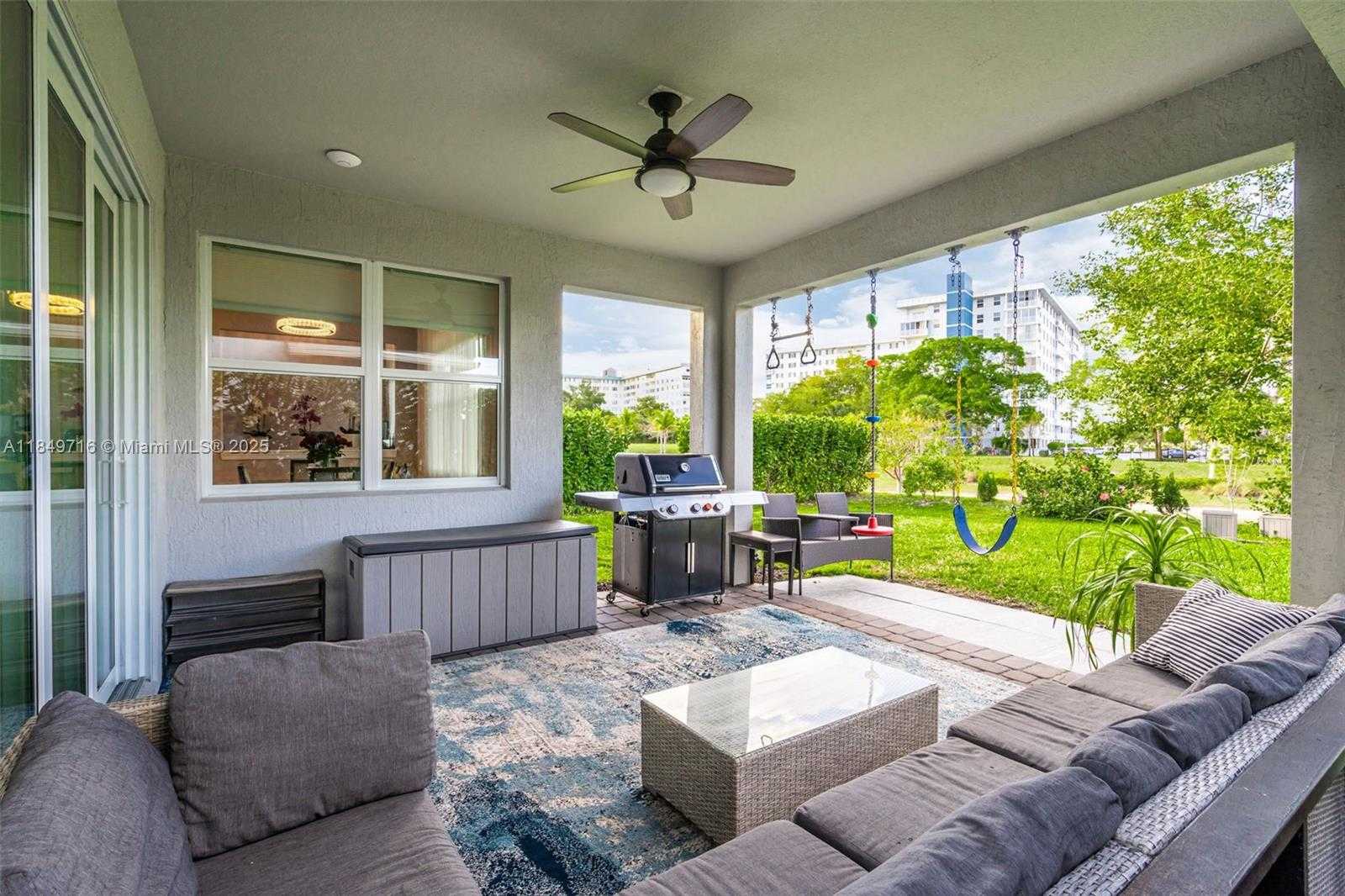 Small Image of 3813 GREENWAY DR, Hollywood Number 29