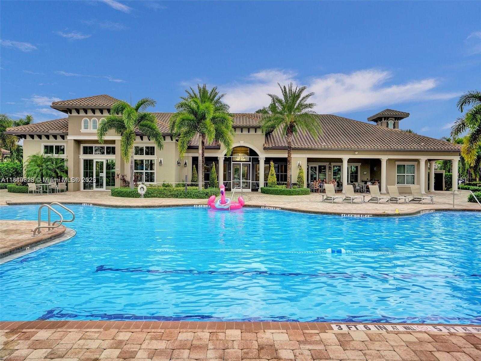Small Image of 3813 GREENWAY DR, Hollywood Number 36