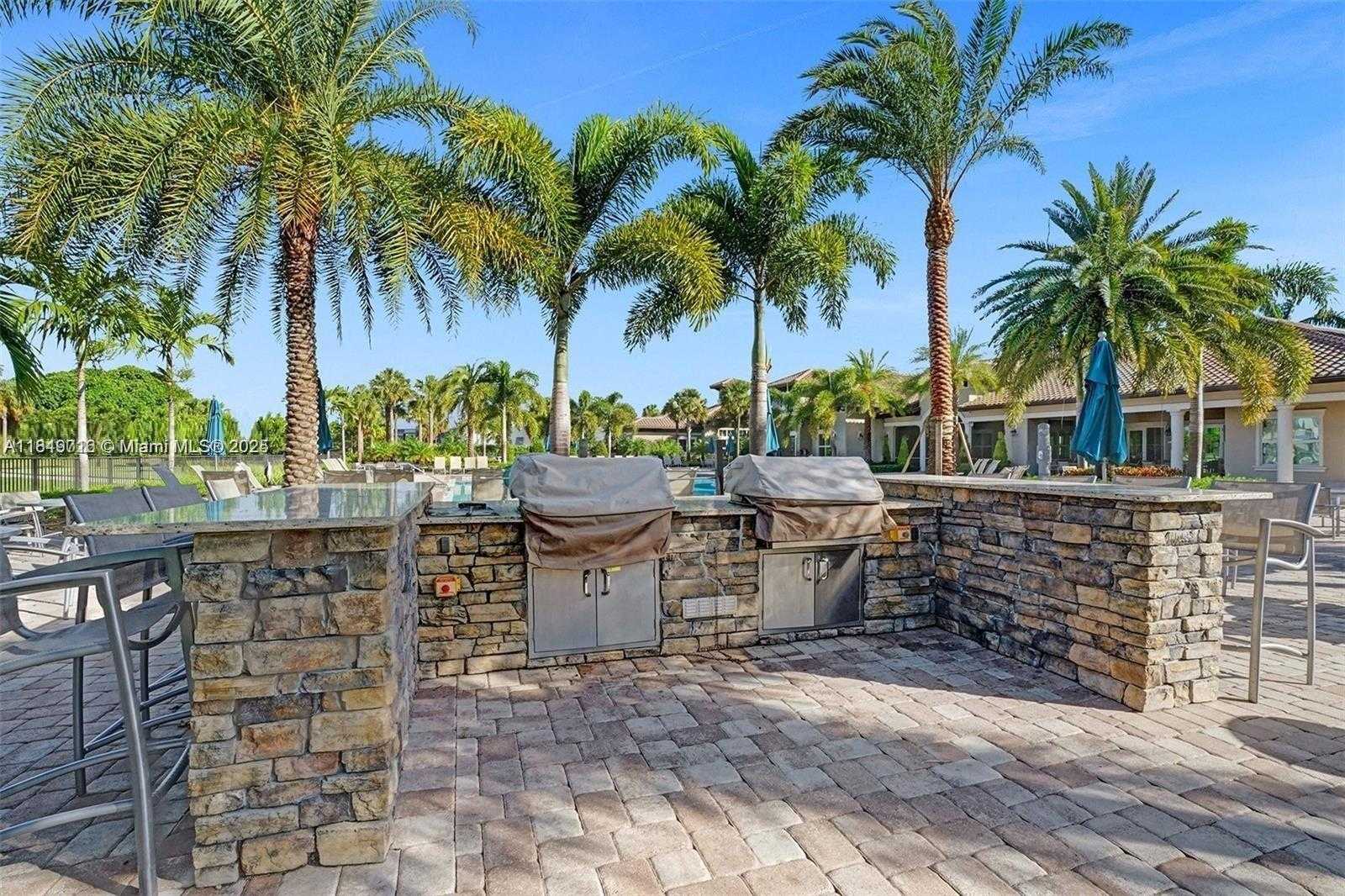 Small Image of 3813 GREENWAY DR, Hollywood Number 41