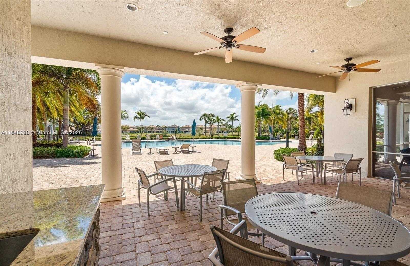 Small Image of 3813 GREENWAY DR, Hollywood Number 43
