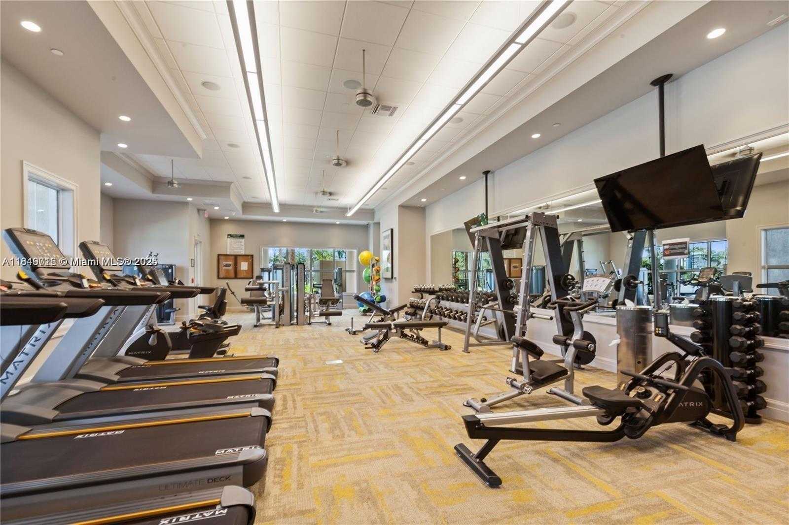 Small Image of 3813 GREENWAY DR, Hollywood Number 44