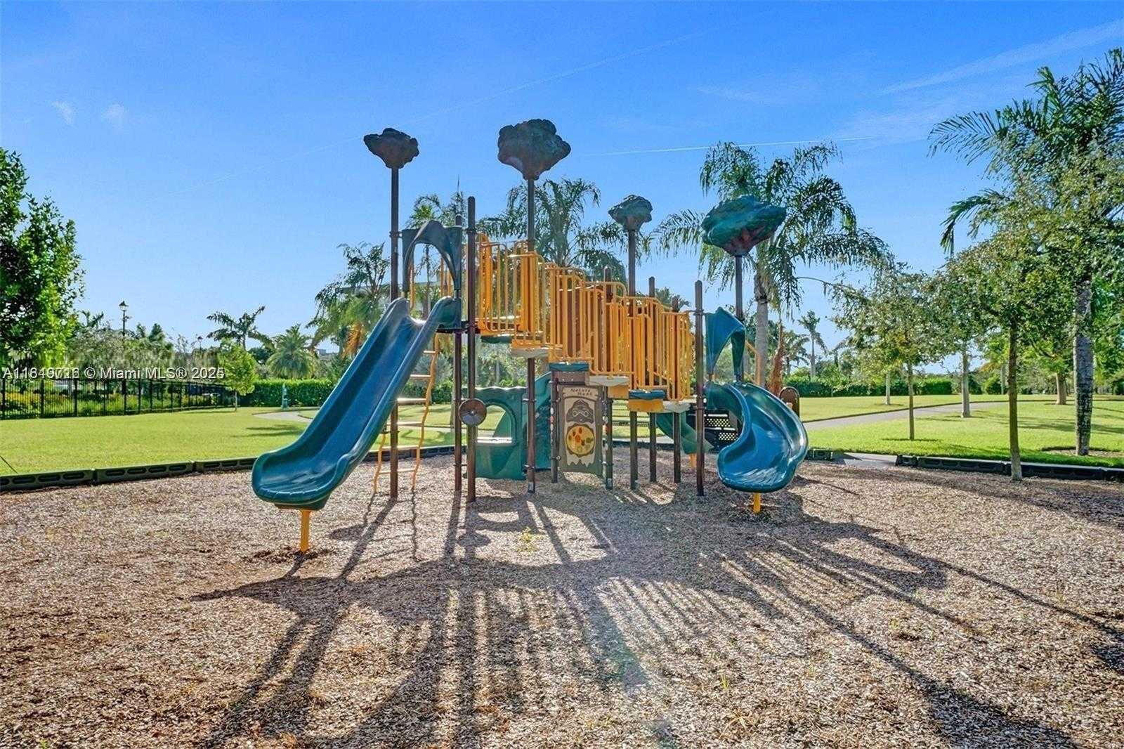 Small Image of 3813 GREENWAY DR, Hollywood Number 47