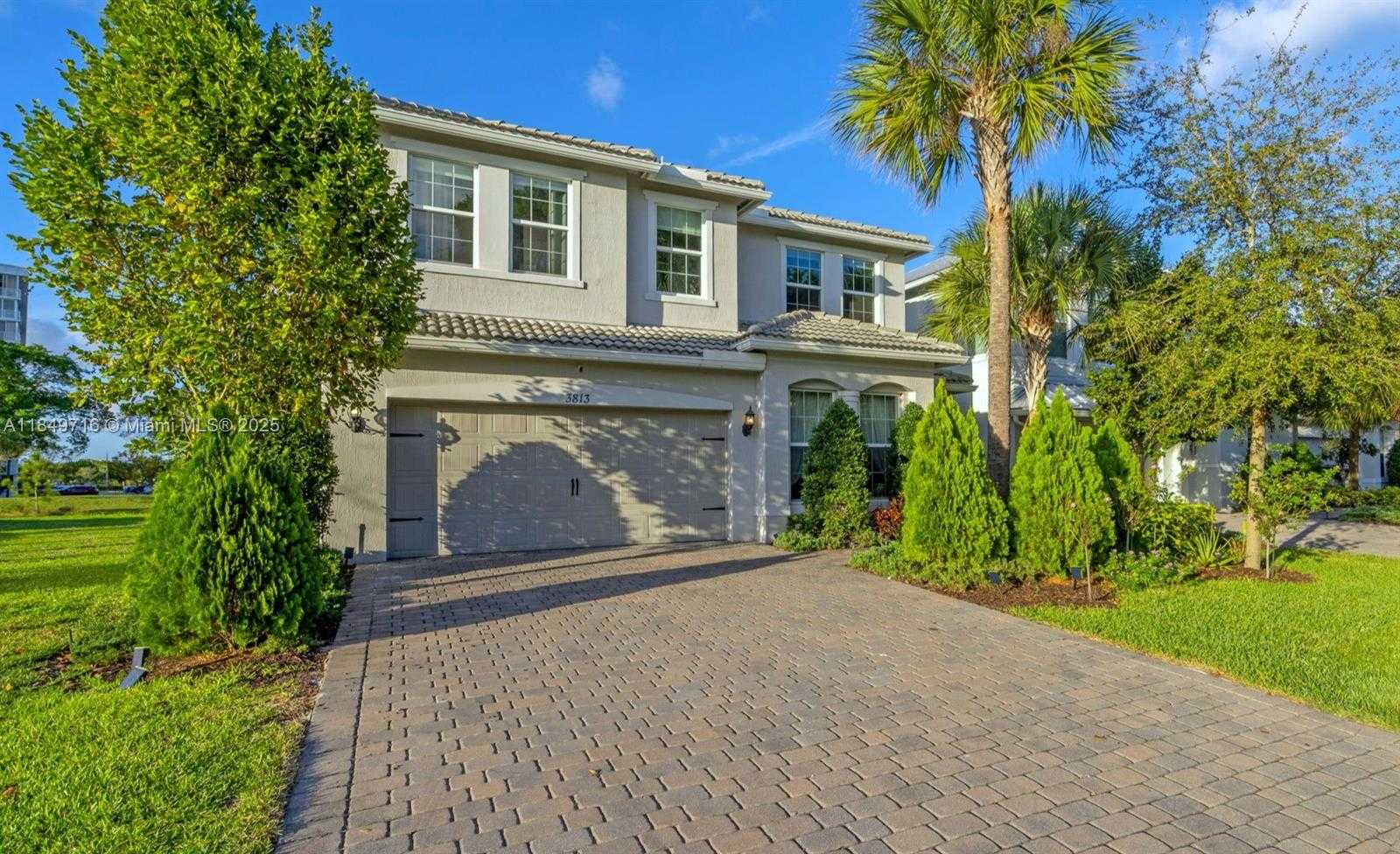 Small Image of 3813 GREENWAY DR, Hollywood Number 5
