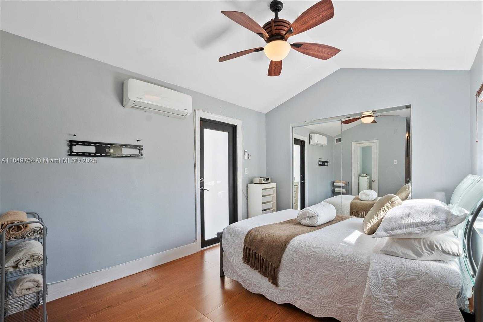 Small Image of 500 SOUTH DR, Miami Springs Number 14