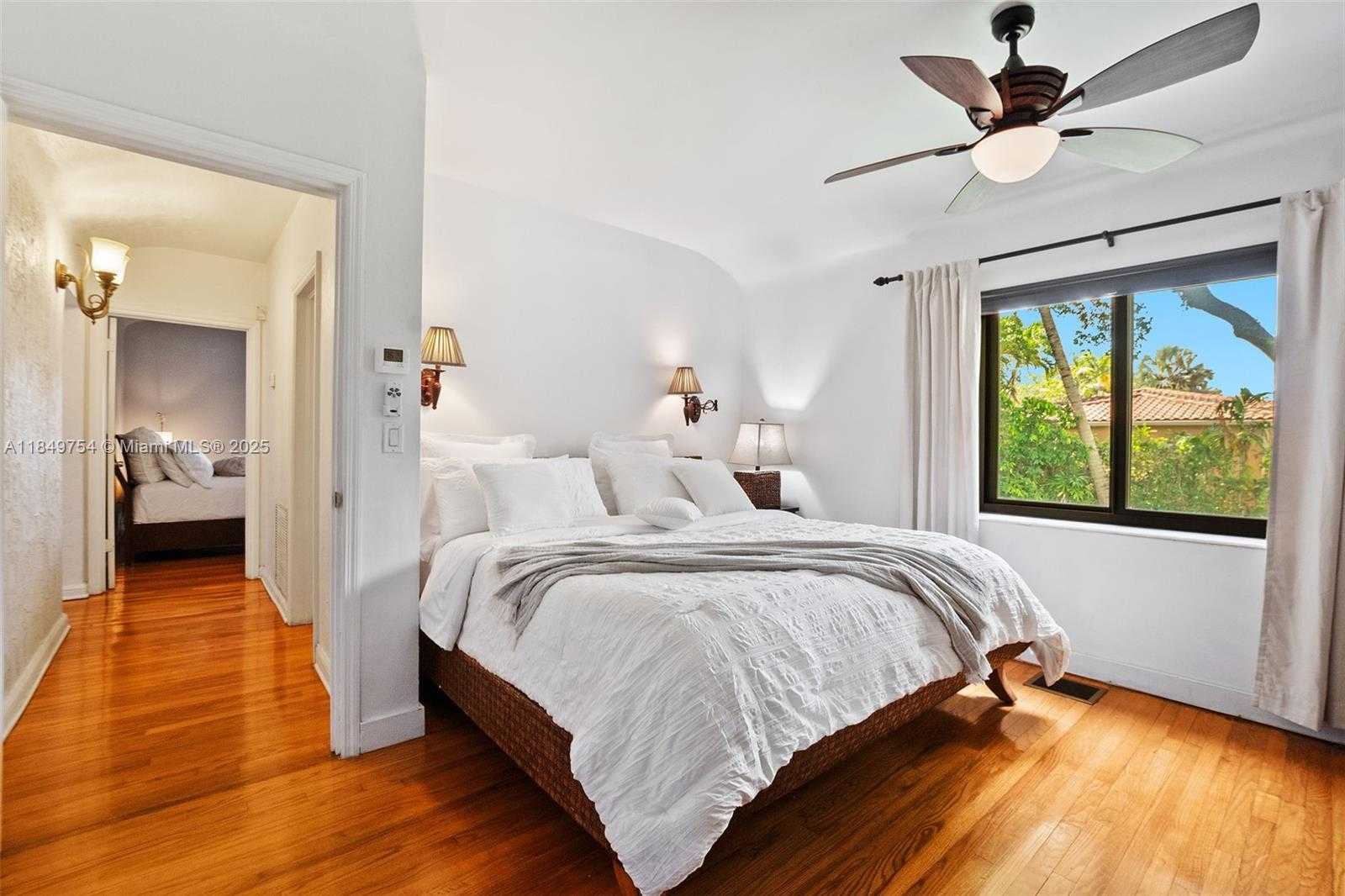 Small Image of 500 SOUTH DR, Miami Springs Number 18