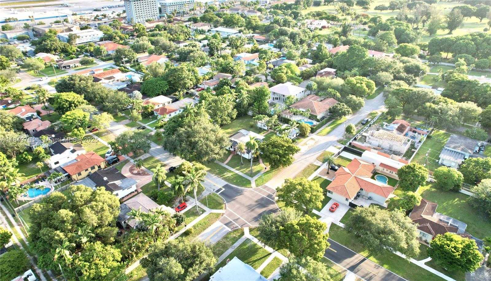 Small Image of 500 SOUTH DR, Miami Springs Number 37