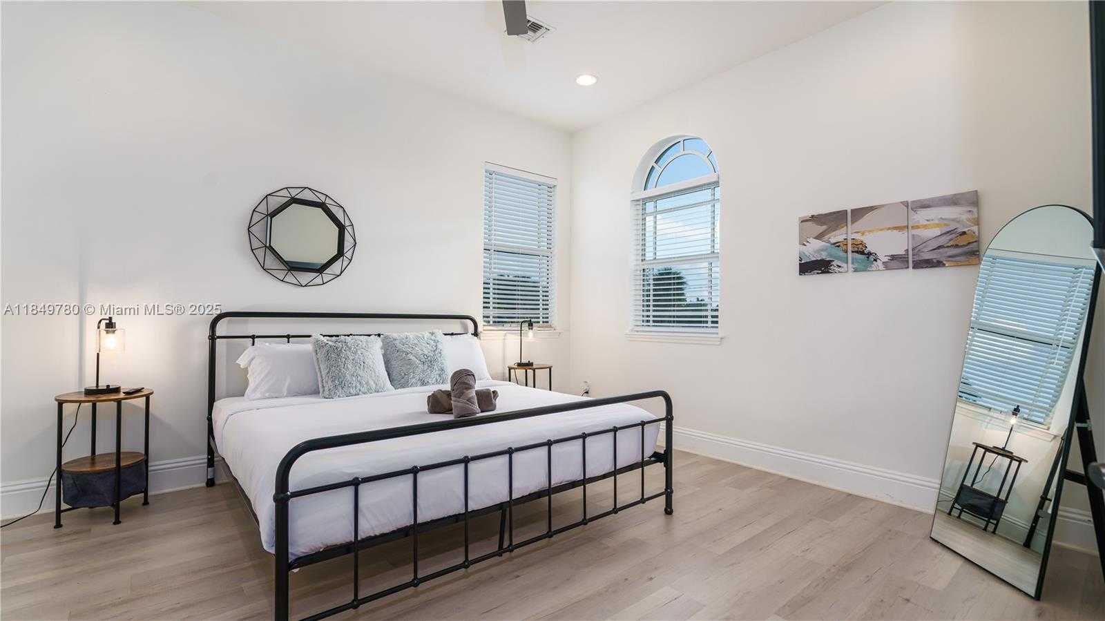 Small Image of 1207 SOUTH WEST 21ST ST, Fort Lauderdale Number 15