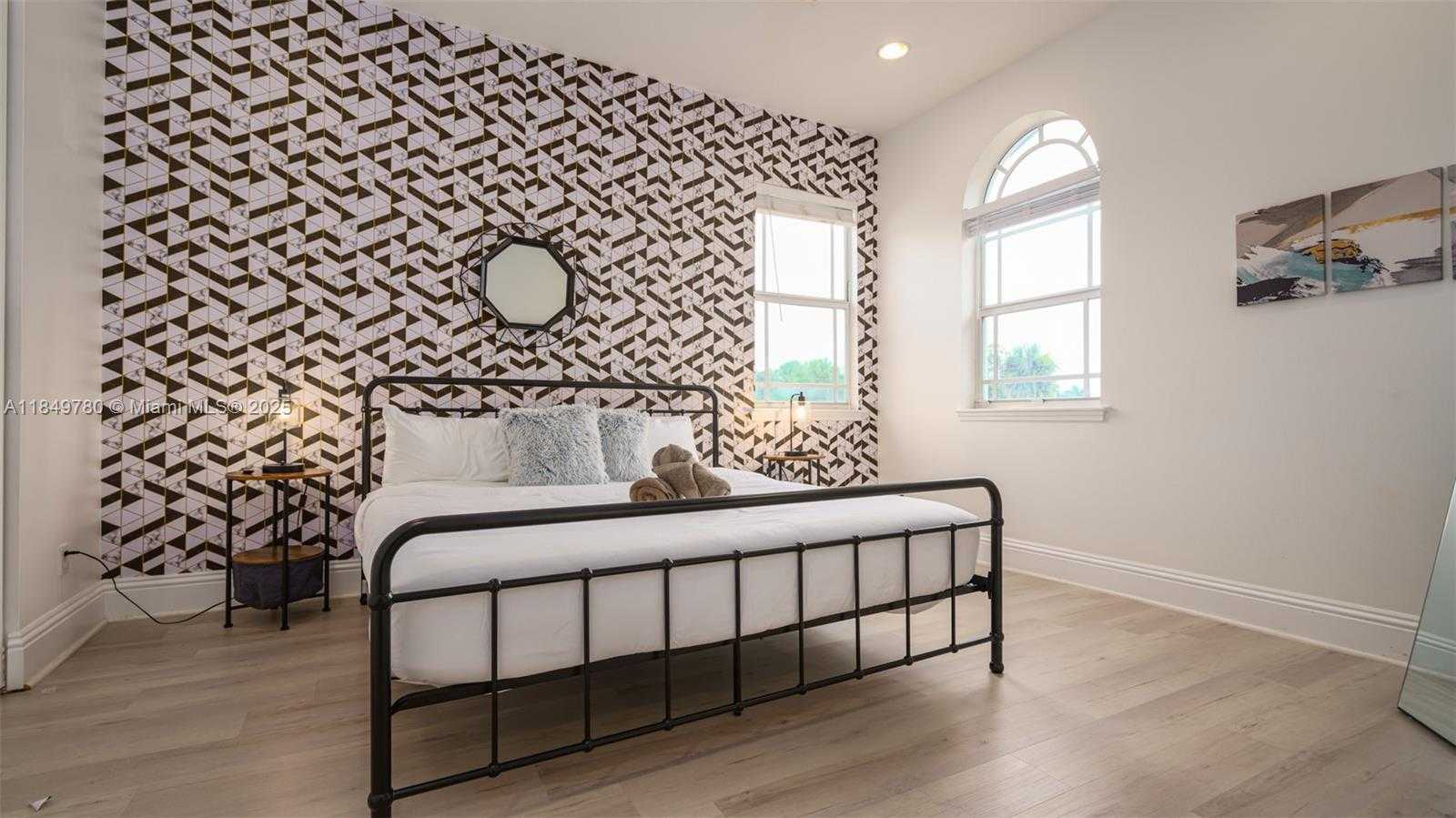 Small Image of 1207 SOUTH WEST 21ST ST, Fort Lauderdale Number 32