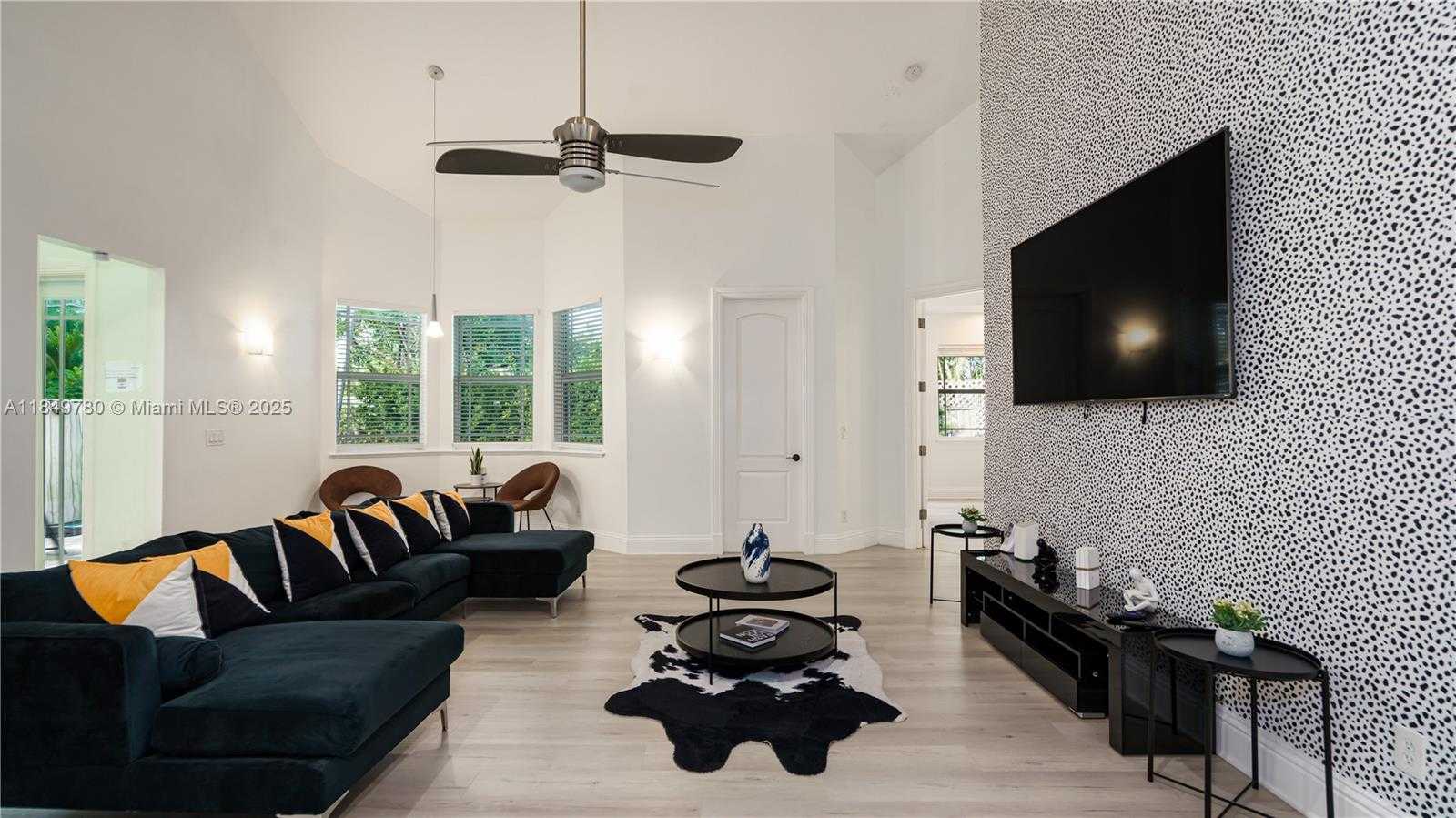 Small Image of 1207 SOUTH WEST 21ST ST, Fort Lauderdale Number 5