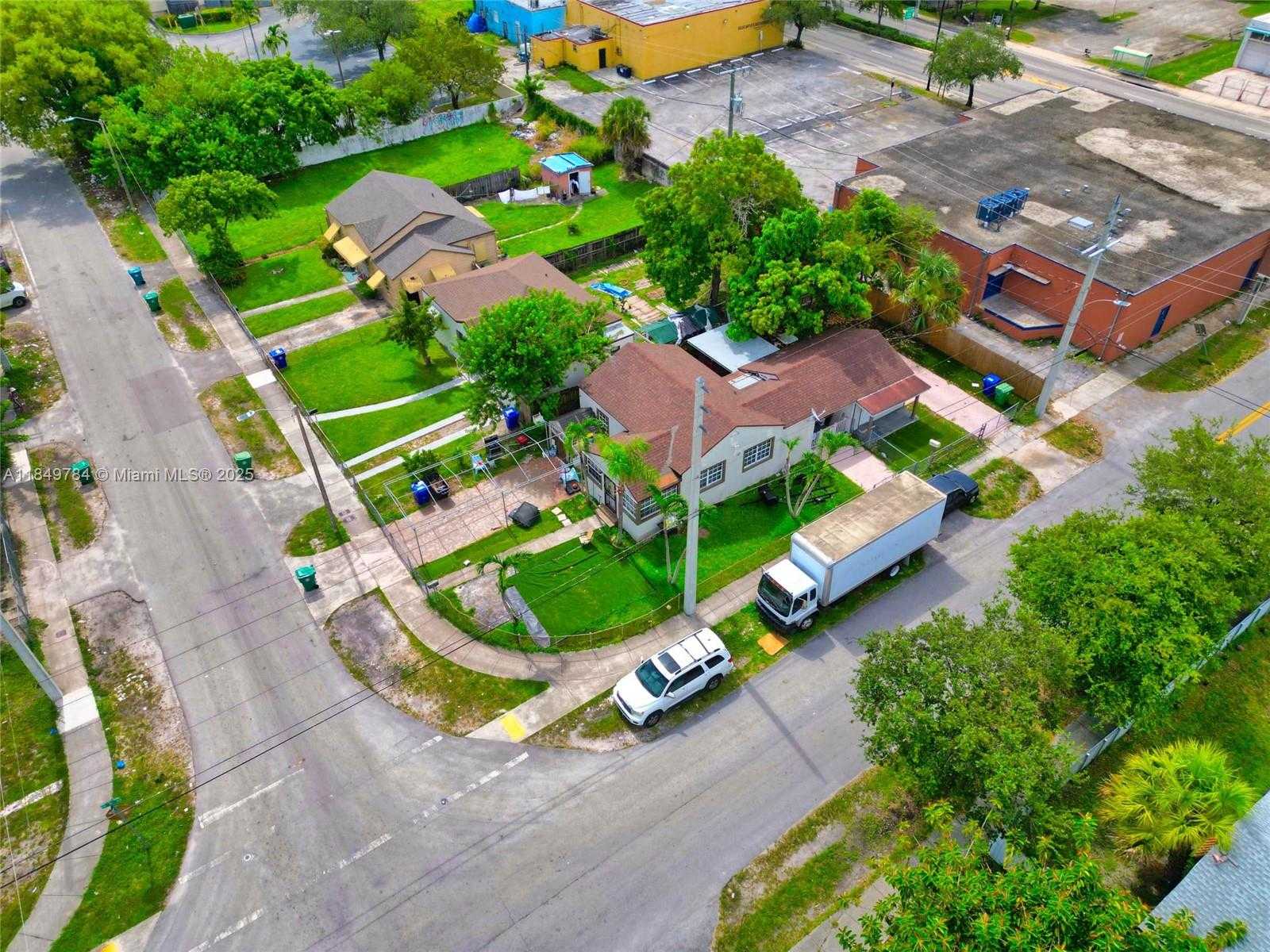 Small Image of 790 NORTH WEST 63RD ST, Miami Number 25