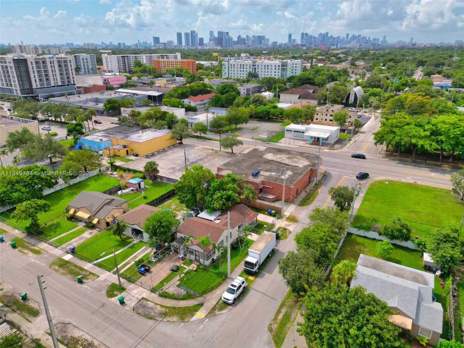 Small Image of 790 NORTH WEST 63RD ST, Miami Number 28