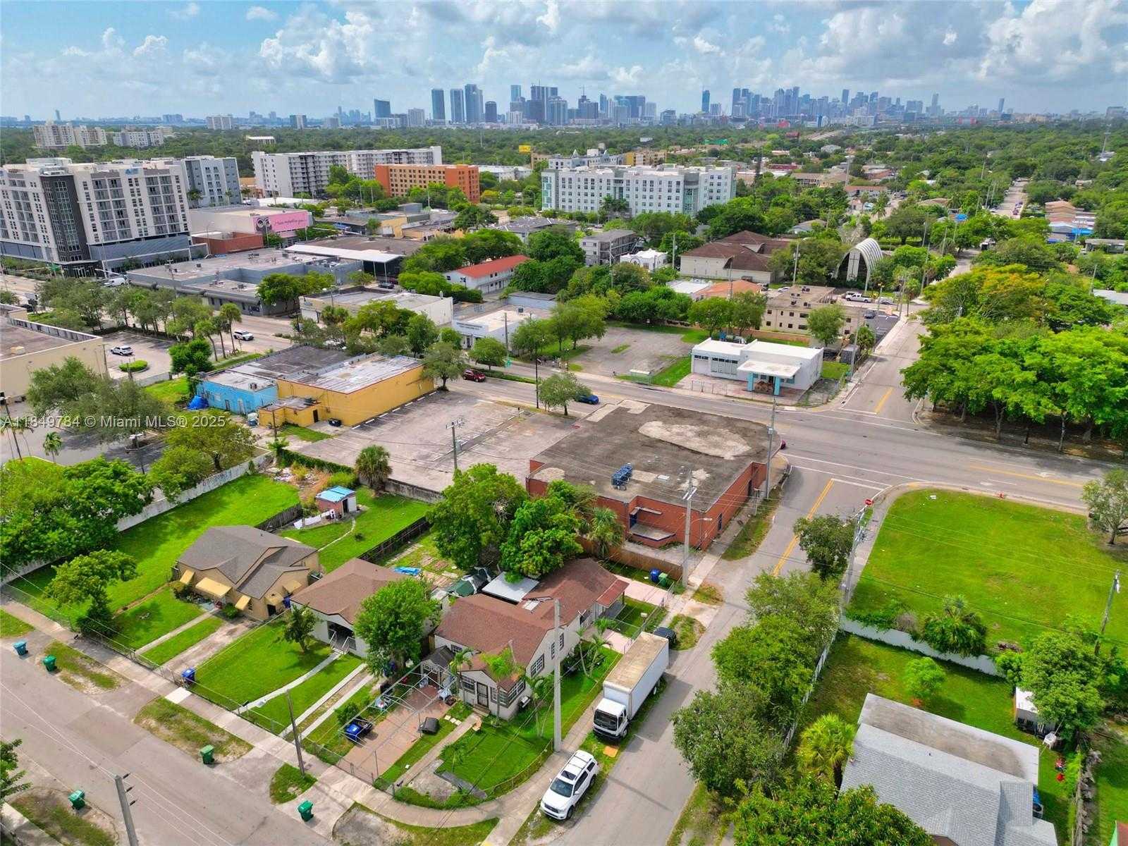 Small Image of 790 NORTH WEST 63RD ST, Miami Number 30