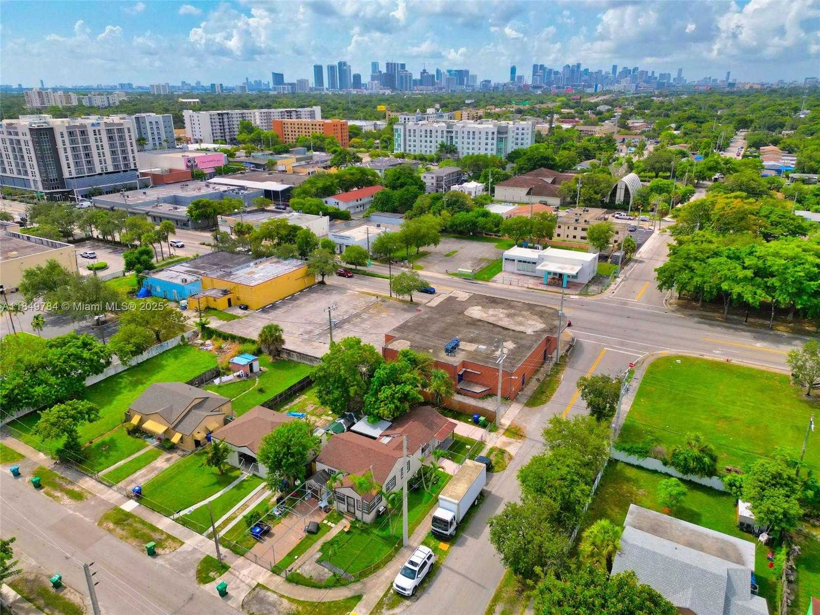 Small Image of 790 NORTH WEST 63RD ST, Miami Number 31