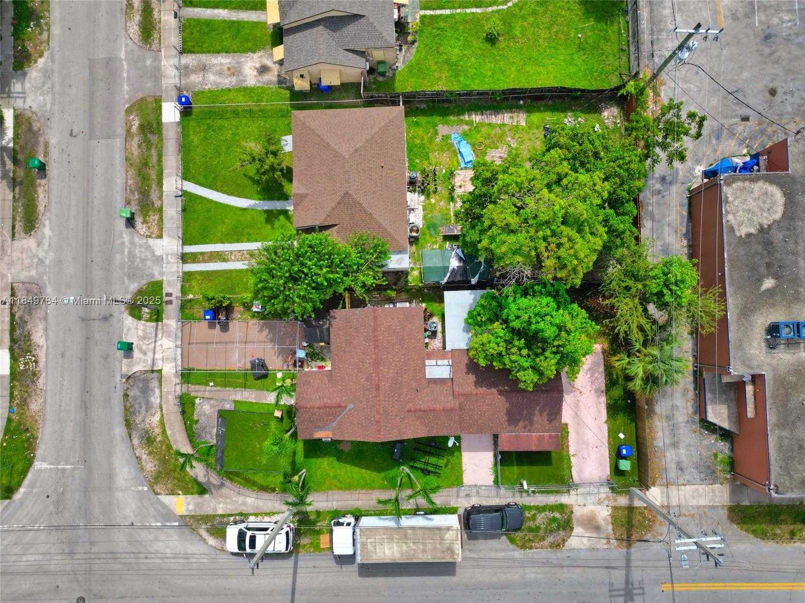 Small Image of 790 NORTH WEST 63RD ST, Miami Number 32