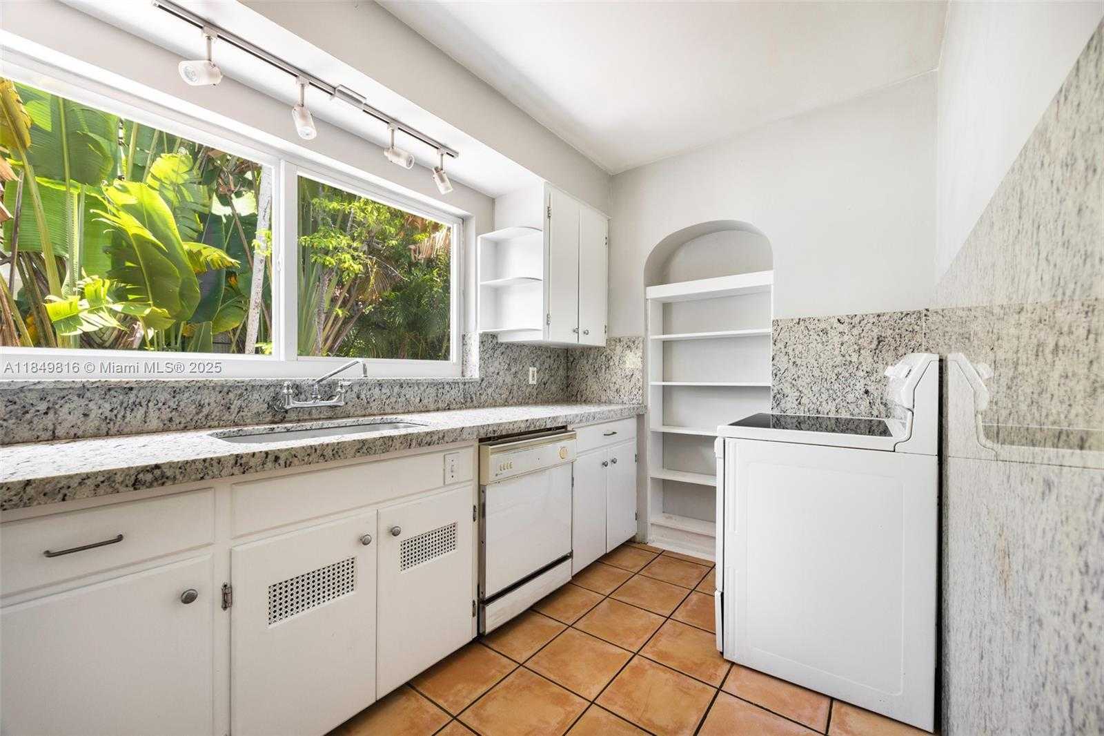 Small Image of 451 SOUTH WEST 25TH RD, Miami Number 12