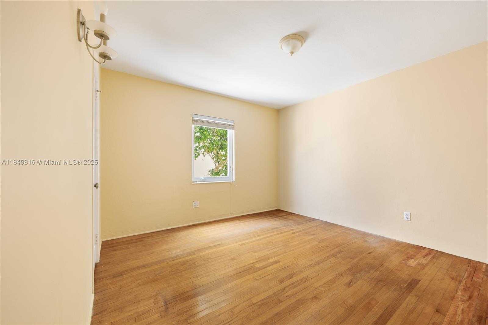 Small Image of 451 SOUTH WEST 25TH RD, Miami Number 17