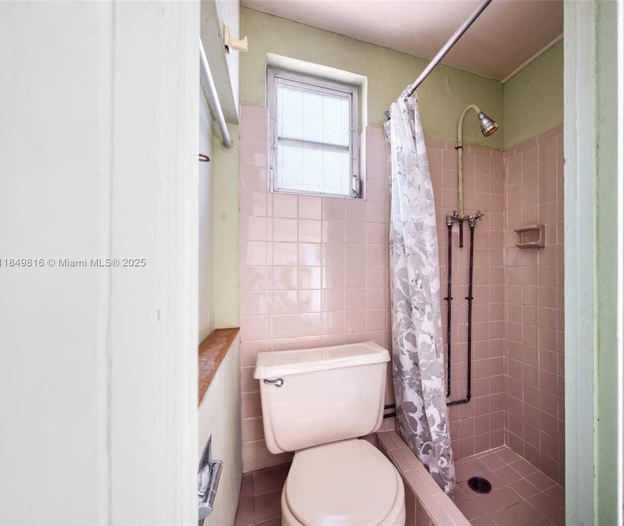 Small Image of 451 SOUTH WEST 25TH RD, Miami Number 23