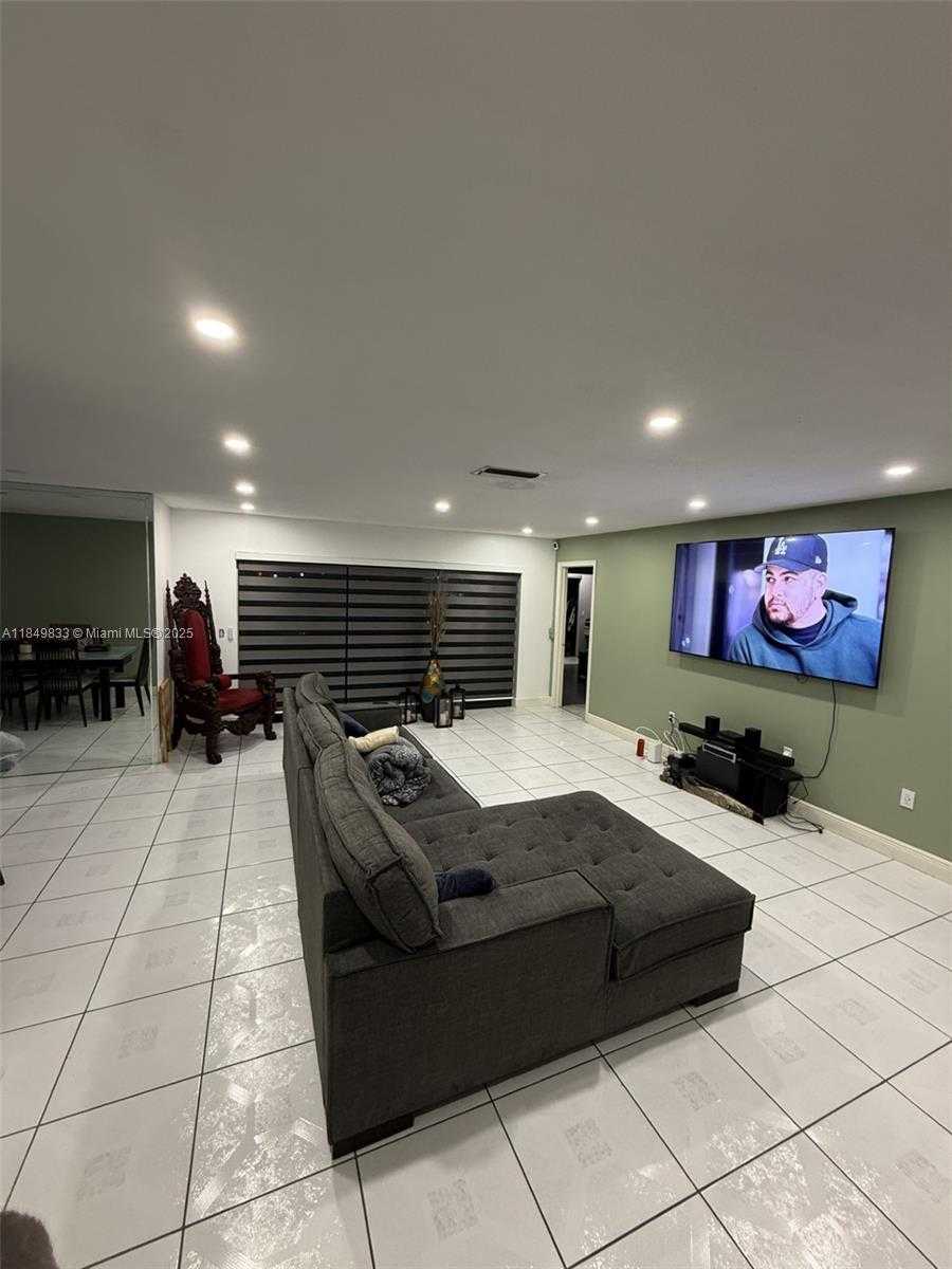 Small Image of 3404 ONYX RD, Miramar Number 5