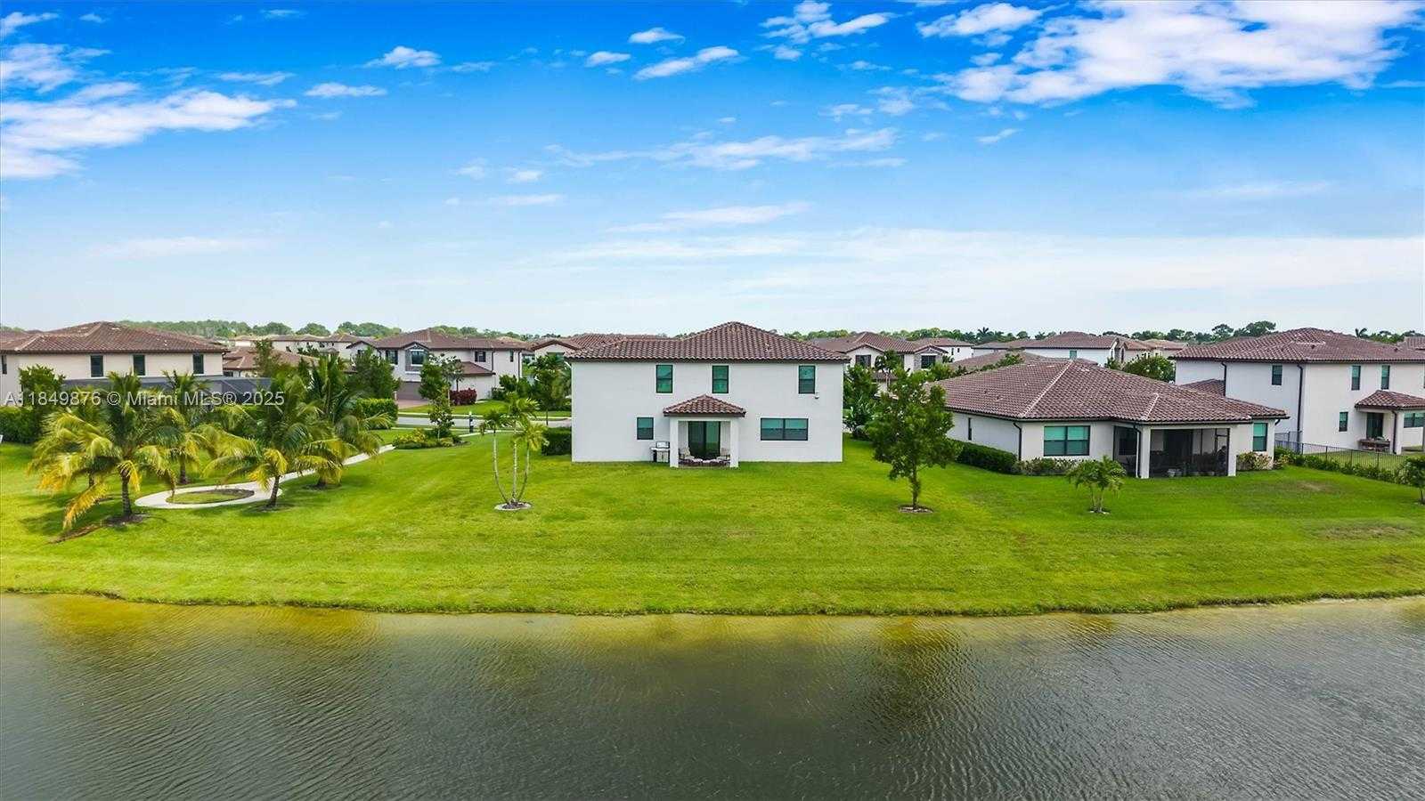 Small Image of 3520 HALDIN PL, Royal Palm Beach Number 37