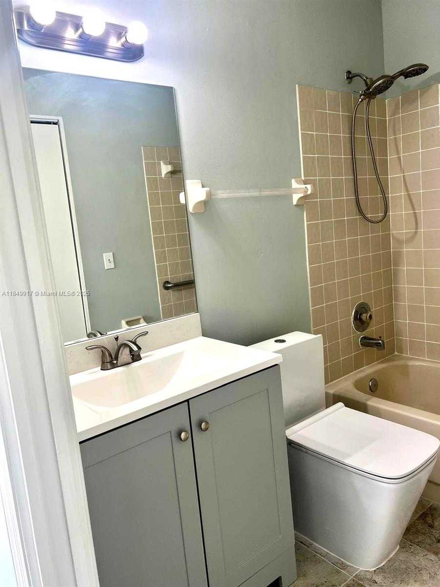 Small Image of 49 EAST TARA LAKES DR E, Boynton Beach Number 15