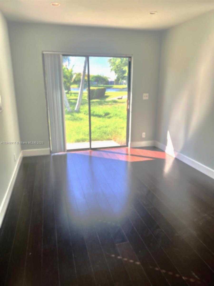 Small Image of 49 EAST TARA LAKES DR E, Boynton Beach Number 16