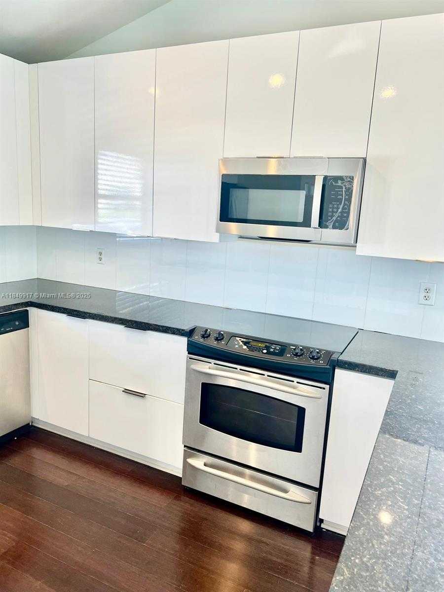 Small Image of 49 EAST TARA LAKES DR E, Boynton Beach Number 2