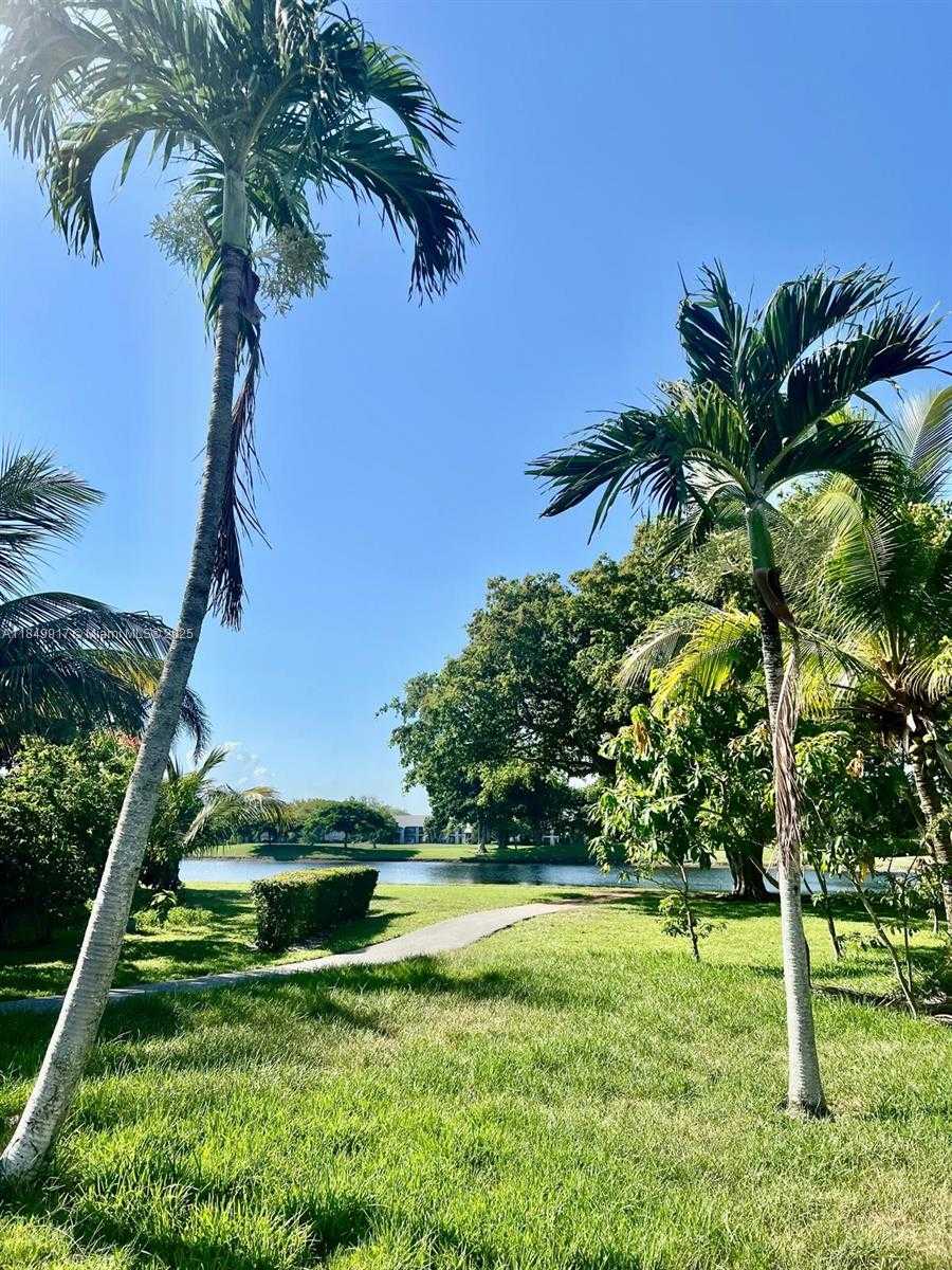 Small Image of 49 EAST TARA LAKES DR E, Boynton Beach Number 24