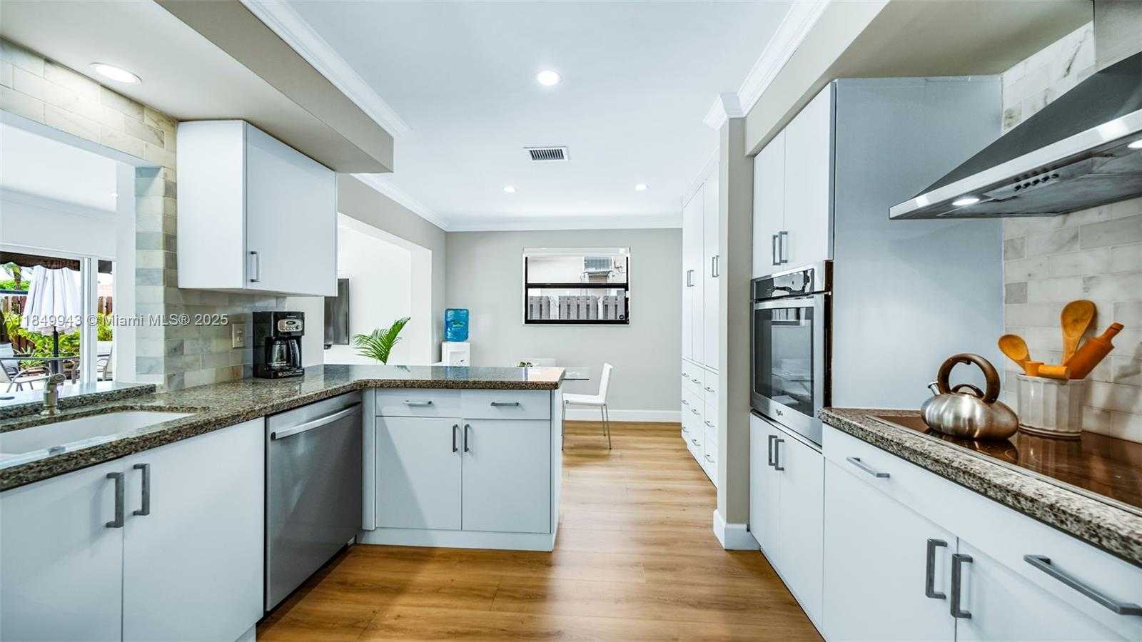 Small Image of 5212 TAFT ST, Hollywood Number 10