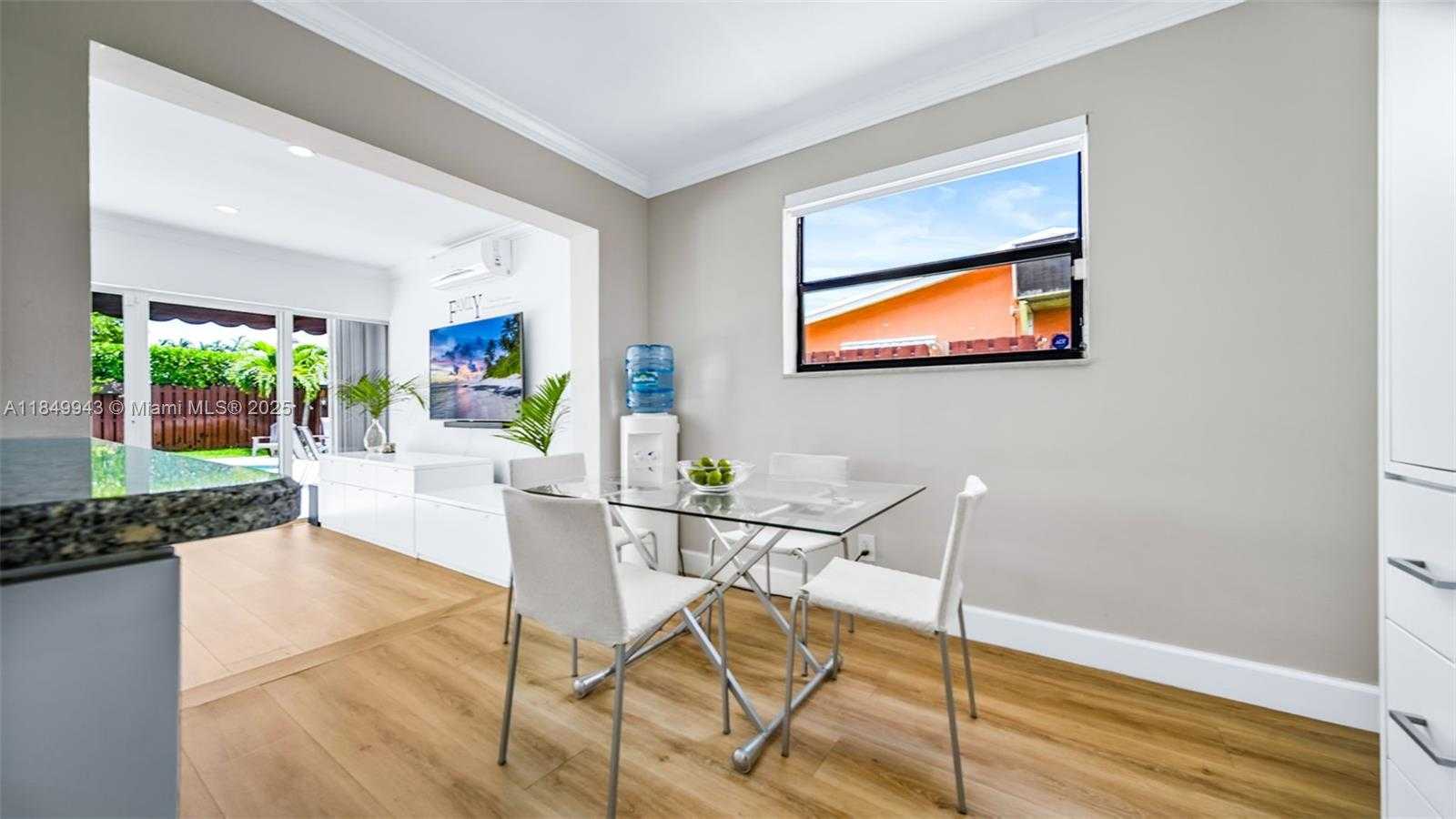 Small Image of 5212 TAFT ST, Hollywood Number 13