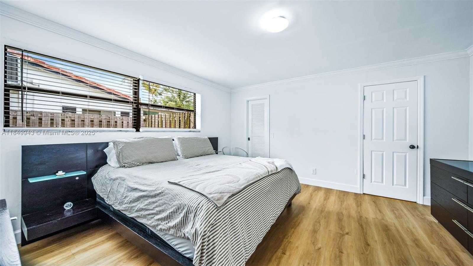 Small Image of 5212 TAFT ST, Hollywood Number 23