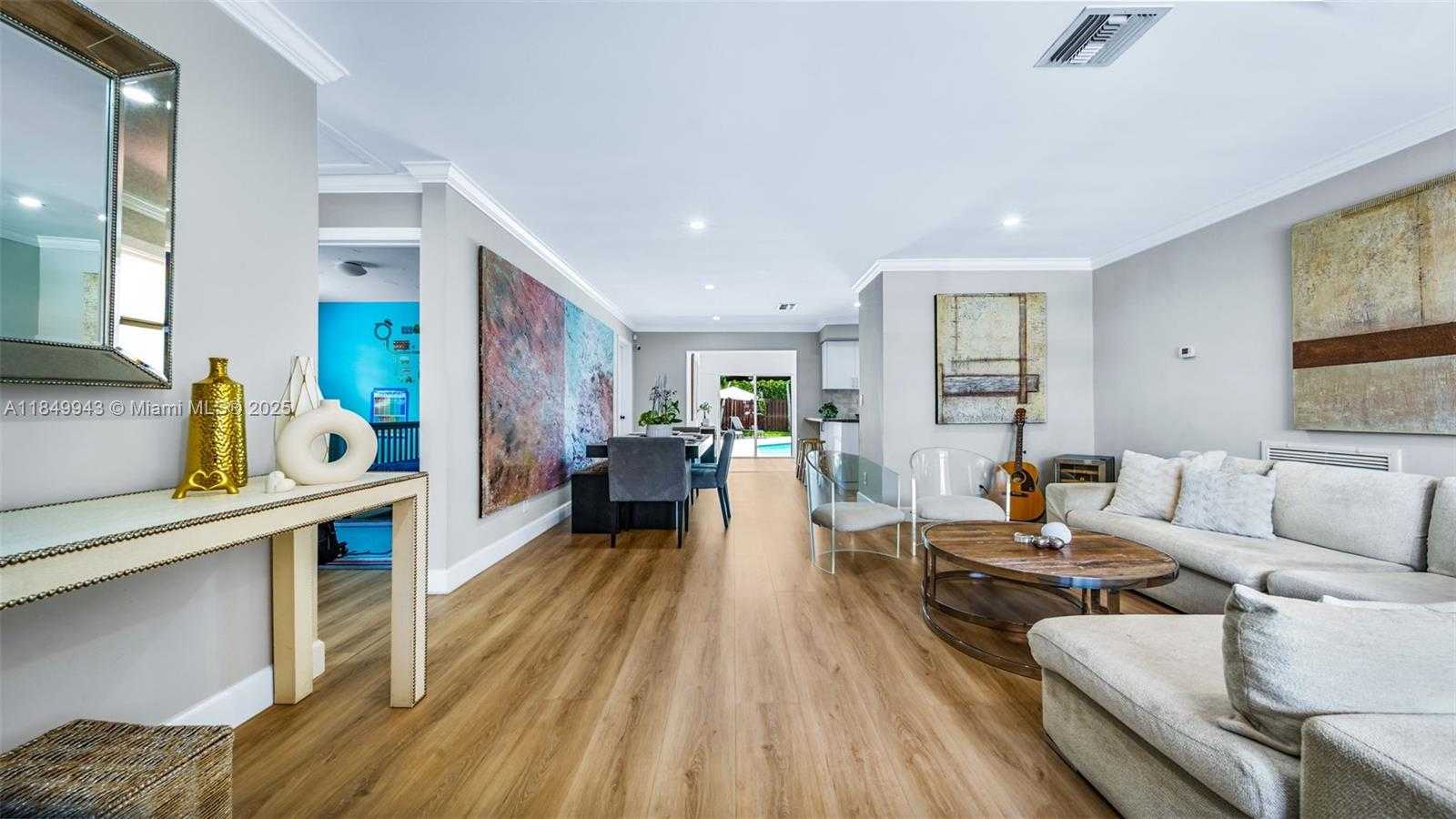 Small Image of 5212 TAFT ST, Hollywood Number 5