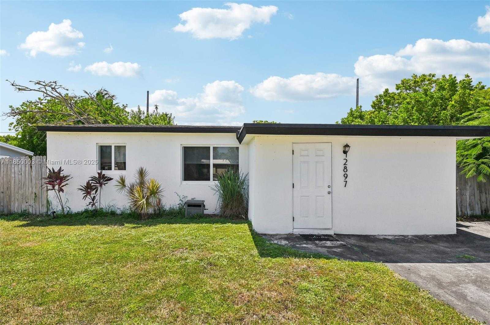 Small Image of 2897 NORTH EAST 12TH AVE, Pompano Beach Number 3