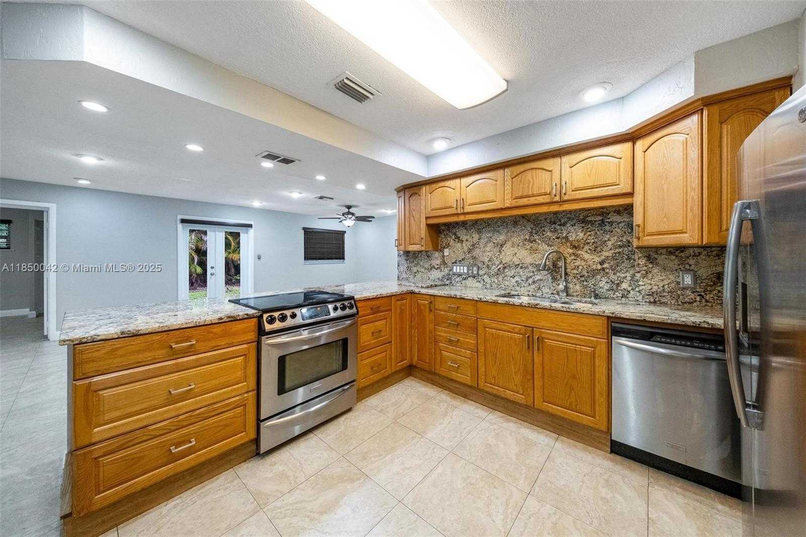 Small Image of 2708 SOUTH WEST 46TH CT, Fort Lauderdale Number 10