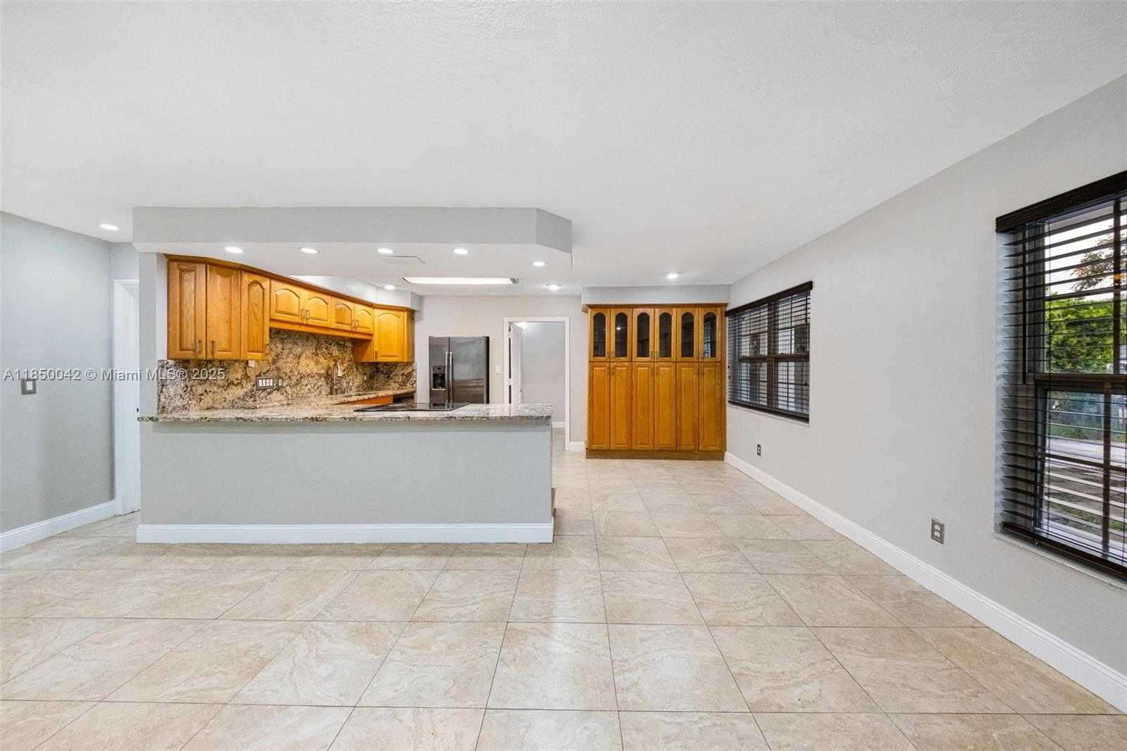 Small Image of 2708 SOUTH WEST 46TH CT, Fort Lauderdale Number 11
