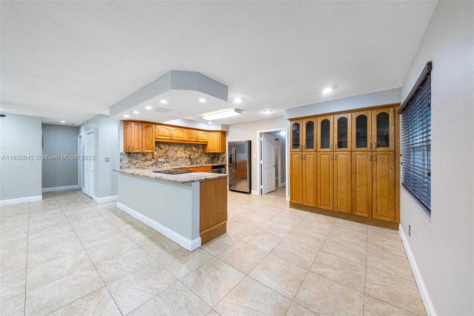 Small Image of 2708 SOUTH WEST 46TH CT, Fort Lauderdale Number 12